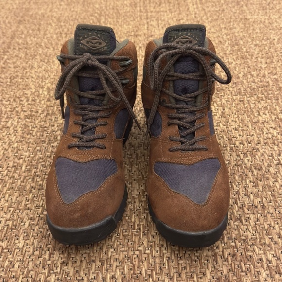 Vintage 90s Merrell Light Traveler + Deep Purple Hiking Boots - Picture 2 of 11